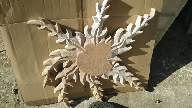 Resultado de fabricación personalizada mediante fresado CNC en madera