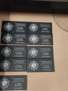 Acabado de trofeo personalizado en pizarra
