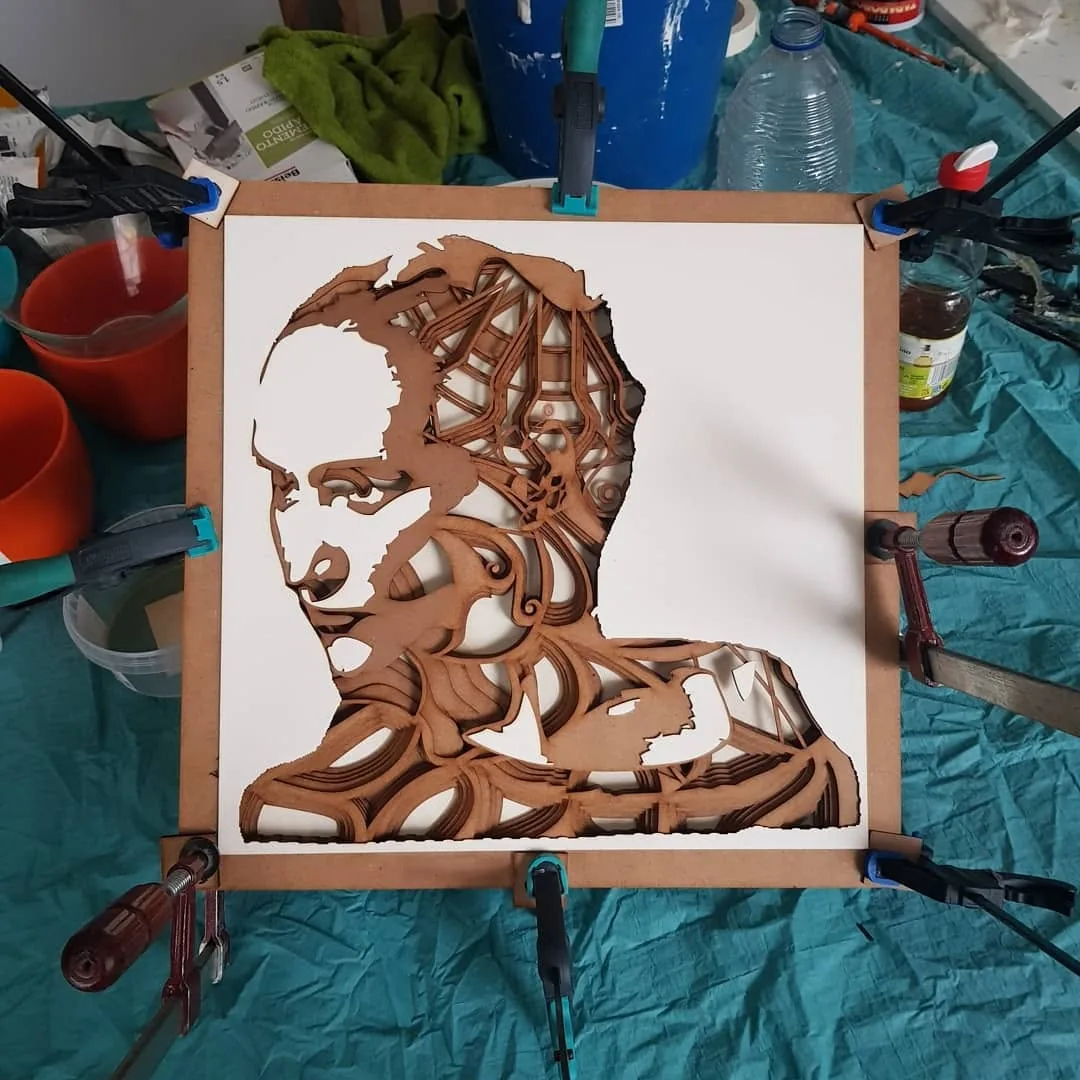 Cuadro personalizado fabricado con corte y grabado láser — detalle 5
