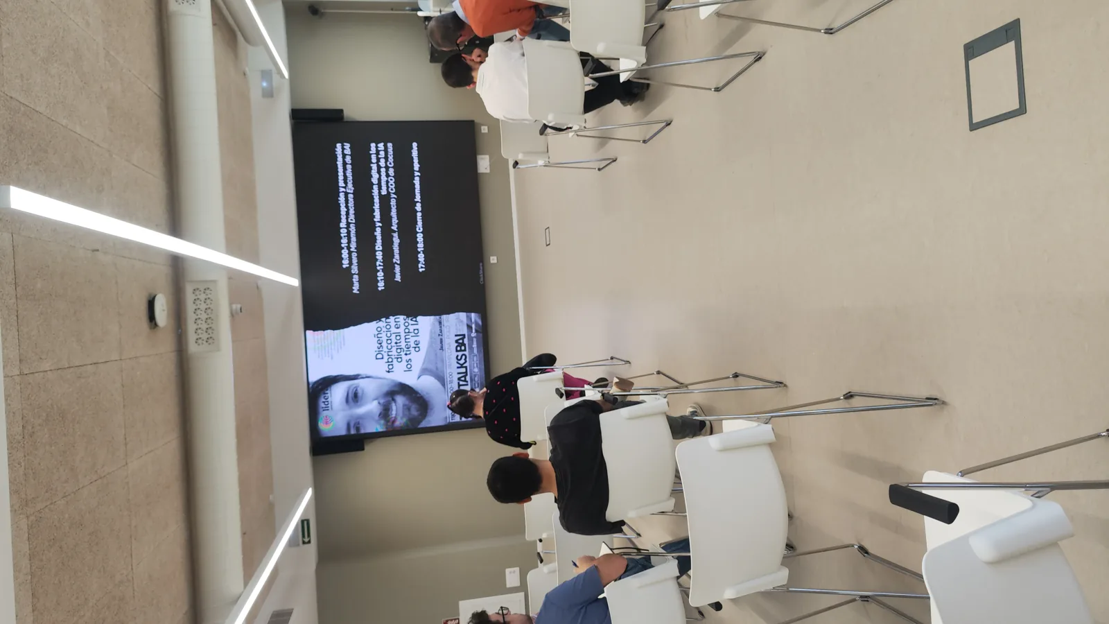 Cierre de la charla de Javier Zaratiegui en el BAI sobre fabricación digital e IA
