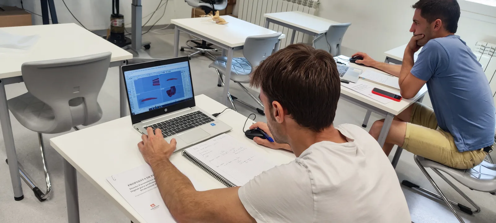 Cierre de la sesión formativa de Grasshopper para profesores de FP en Salesianos Pamplona