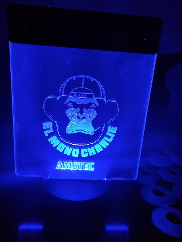 Letrero luminoso de metacrilato retroiluminado en azul para hostelería en Valencia - TOVARNA