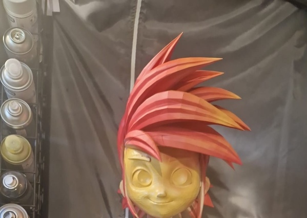Figura anime punk pintada aerógrafo piel amarilla pelo rojo resultado final - TOVARNA